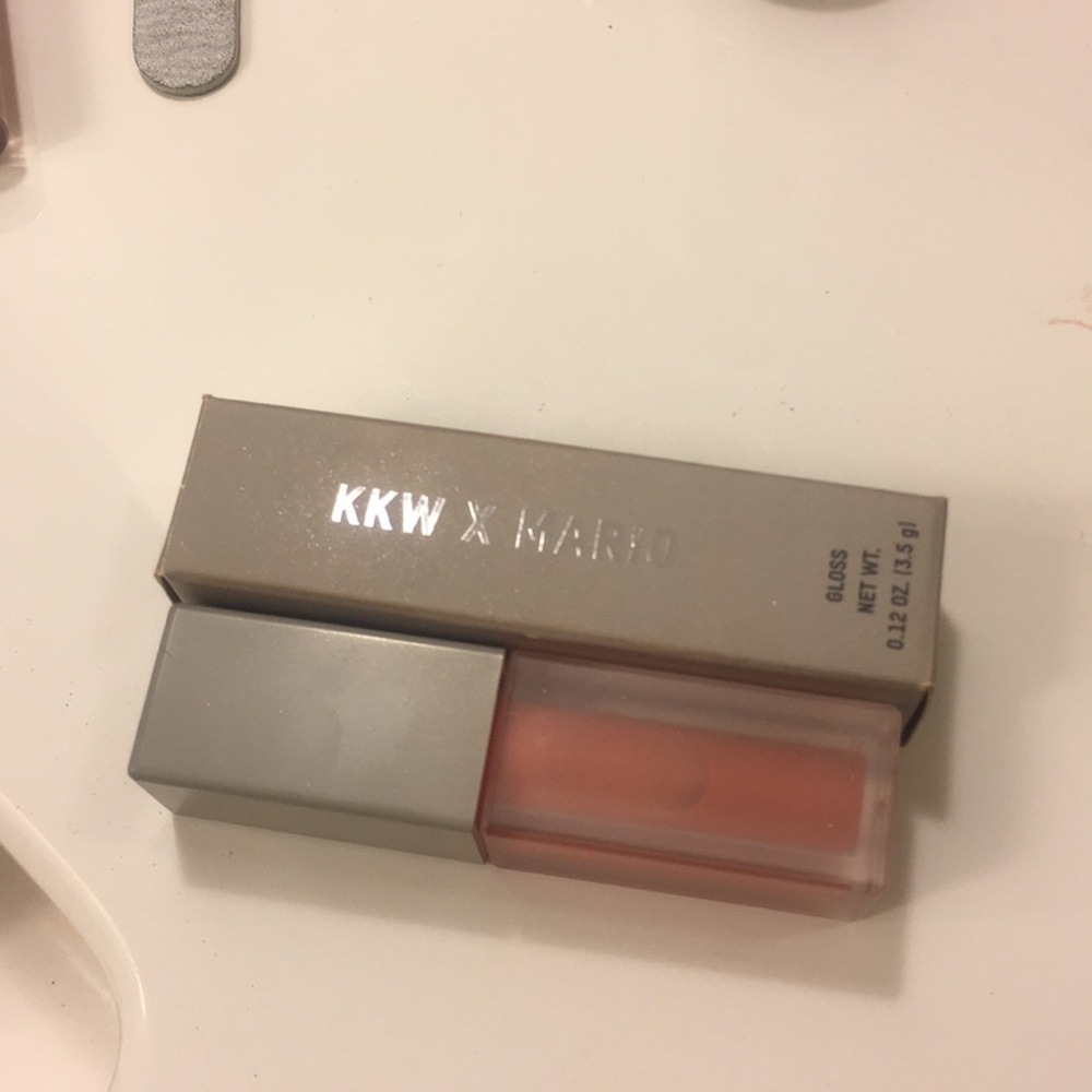 KKW SOLD OUT GLOSS IN JUICY 💗